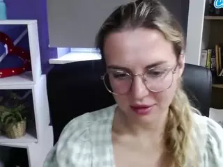 ZoeyFancy's Live Sex Cam Show