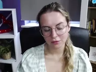 ZoeyFancy's Live Sex Cam Show
