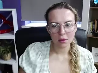 ZoeyFancy's Live Sex Cam Show
