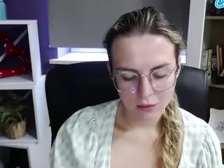 ZoeyFancy's Live Sex Cam Show