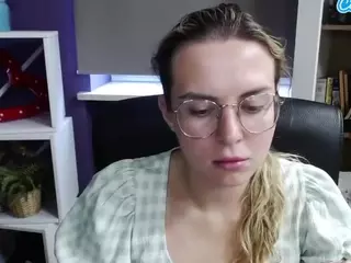 ZoeyFancy's Live Sex Cam Show