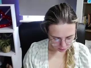 ZoeyFancy's Live Sex Cam Show