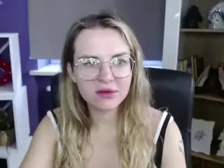 ZoeyFancy's Live Sex Cam Show