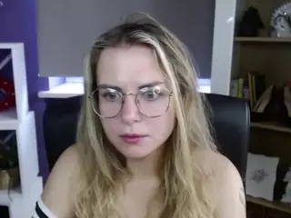 ZoeyFancy's Live Sex Cam Show