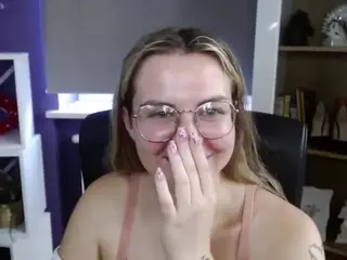 ZoeyFancy's Live Sex Cam Show