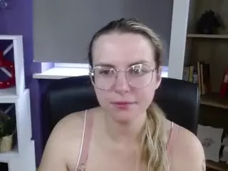 ZoeyFancy's Live Sex Cam Show