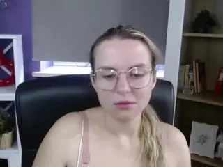 ZoeyFancy's Live Sex Cam Show
