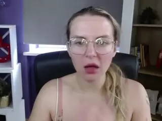 ZoeyFancy's Live Sex Cam Show