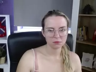 ZoeyFancy's Live Sex Cam Show