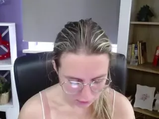 ZoeyFancy's Live Sex Cam Show
