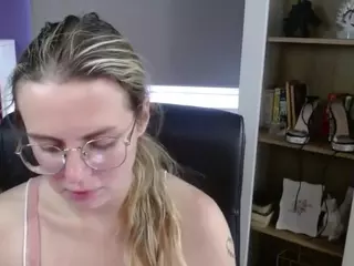 ZoeyFancy's Live Sex Cam Show