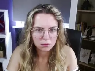 ZoeyFancy's Live Sex Cam Show