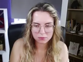 ZoeyFancy's Live Sex Cam Show