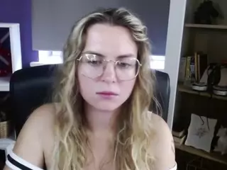 ZoeyFancy's Live Sex Cam Show