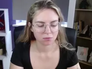 ZoeyFancy's Live Sex Cam Show