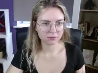 ZoeyFancy's Live Sex Cam Show