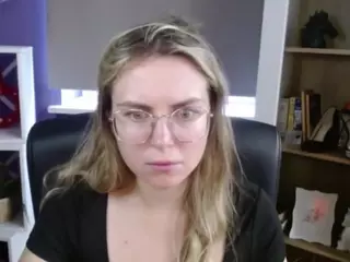 ZoeyFancy's Live Sex Cam Show