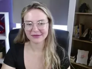 ZoeyFancy's Live Sex Cam Show