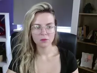 ZoeyFancy's Live Sex Cam Show