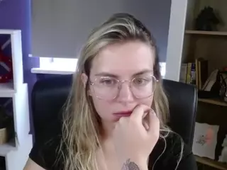 ZoeyFancy's Live Sex Cam Show
