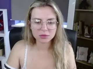 ZoeyFancy's Live Sex Cam Show