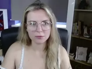 ZoeyFancy's Live Sex Cam Show