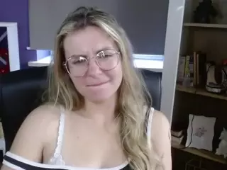 ZoeyFancy's Live Sex Cam Show