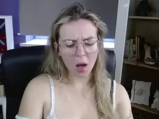 ZoeyFancy's Live Sex Cam Show