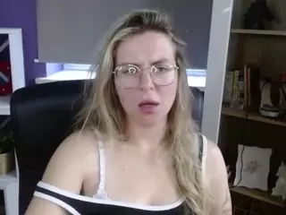 ZoeyFancy's Live Sex Cam Show