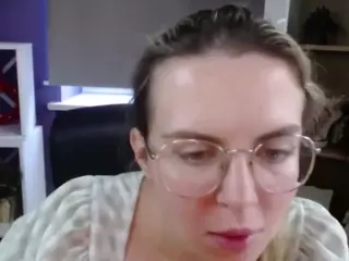 ZoeyFancy's Live Sex Cam Show