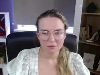 ZoeyFancy's Live Sex Cam Show