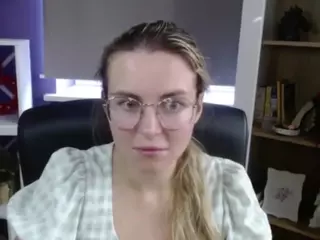 ZoeyFancy's Live Sex Cam Show