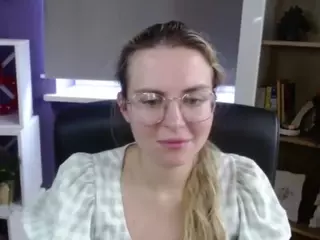 ZoeyFancy's Live Sex Cam Show