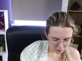 ZoeyFancy's Live Sex Cam Show