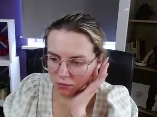 ZoeyFancy's Live Sex Cam Show