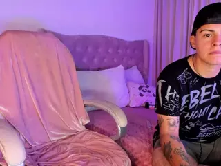 LucyAndBenson's Live Sex Cam Show