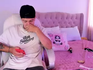 LucyAndBenson's Live Sex Cam Show
