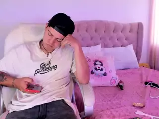 LucyAndBenson's Live Sex Cam Show