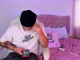 LucyAndBenson's Live Sex Cam Show
