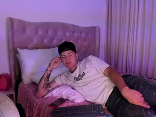 LucyAndBenson's Live Sex Cam Show