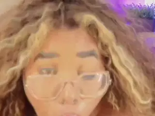 niickypurple's Live Sex Cam Show