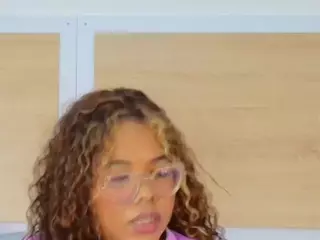 niickypurple's Live Sex Cam Show