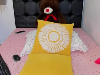 Emma-andreew1's Live Sex Cam Show