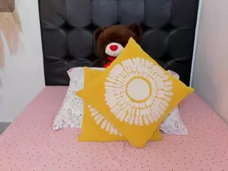 Emma-andreew1's Live Sex Cam Show