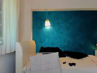 awesome-jolie's Live Sex Cam Show
