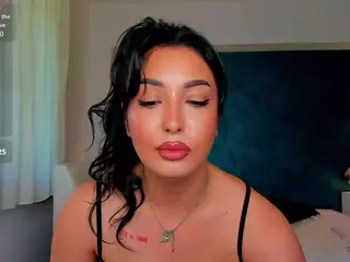 awesome-jolie's Live Sex Cam Show