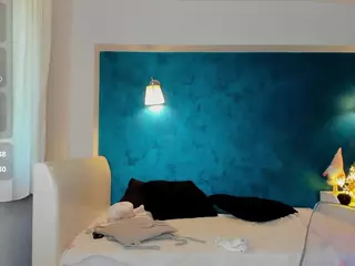 awesome-jolie's Live Sex Cam Show