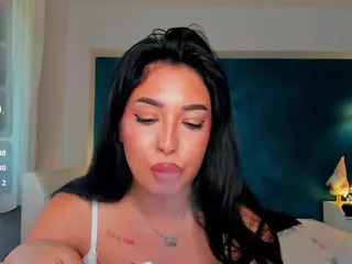 awesome-jolie's Live Sex Cam Show