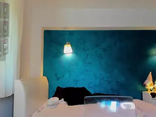 awesome-jolie's Live Sex Cam Show