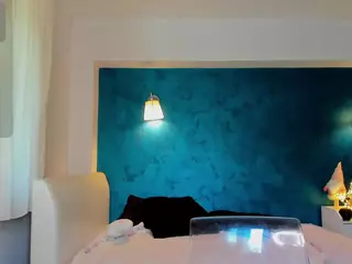 awesome-jolie's Live Sex Cam Show